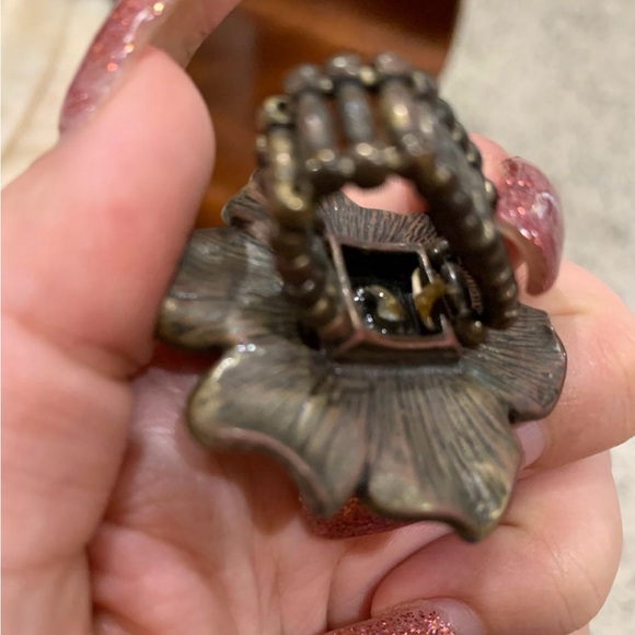 Flower Statement Ring - Picture 4 of 5